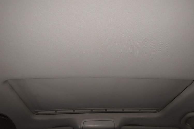 Used Volkswagen Sagitar 2014 Revised Version 1.6L Manual Comfort Edition Headliner