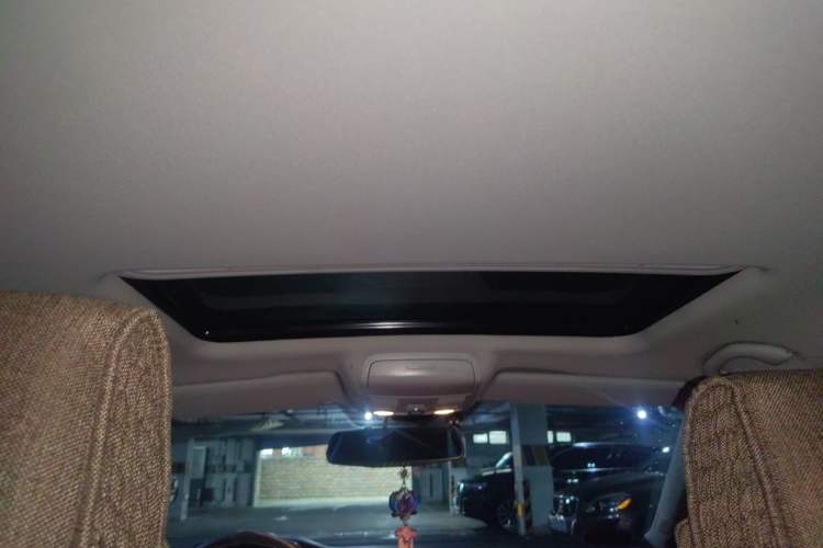 Used Volkswagen Sagitar 2014 Revised Version 1.4TSI Automatic Luxury Edition Headliner