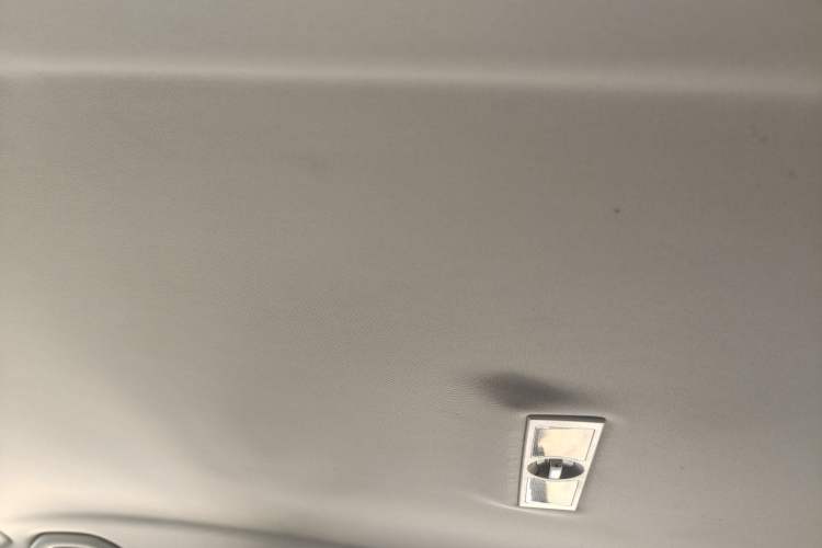 Used Volkswagen Sagitar 2014 1.6L Automatic Fashion Model Headliner