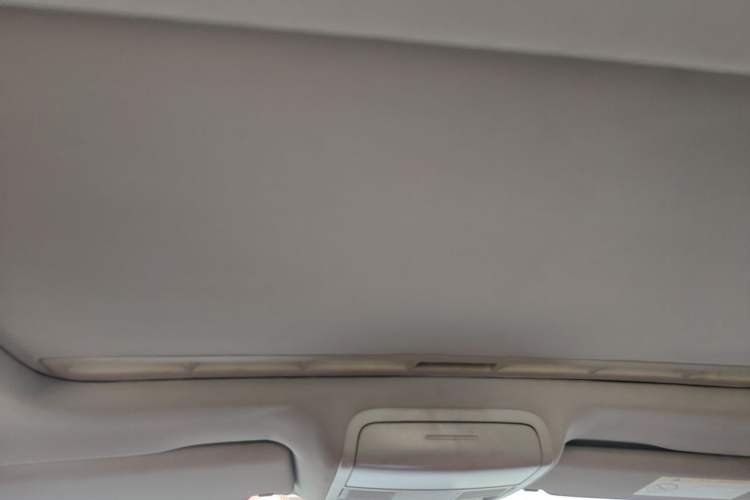 Used Volkswagen Sagitar 2014 Revised Version 1.6L Automatic Comfort Edition Headliner