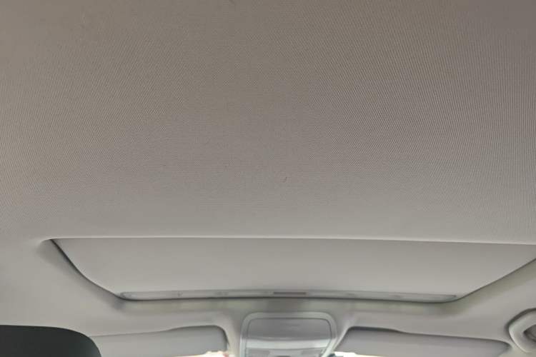 Used Volkswagen Sagitar 2014 Revised Version 1.4TSI Automatic Luxury Edition Headliner