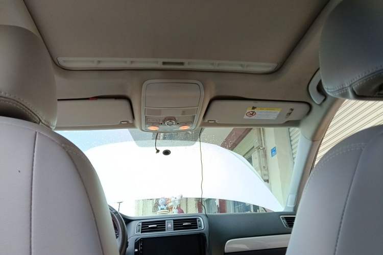 Used Volkswagen Sagitar 2014 Revised Version 1.6L Manual Comfort Edition Headliner