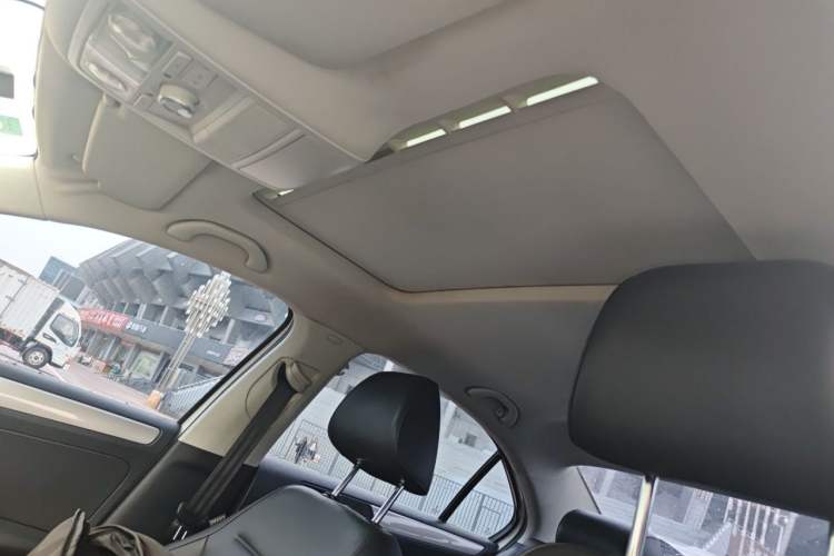 Used Volkswagen Sagitar 2014 Revised Version 1.6L Manual Comfort Edition Headliner