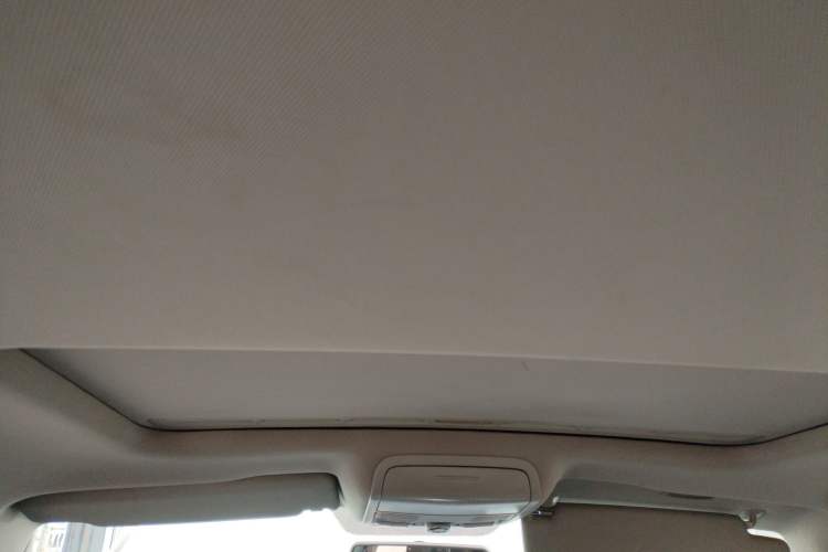 Used Volkswagen Sagitar 2014 Revised 1.4TSI BlueMotion Edition Headliner