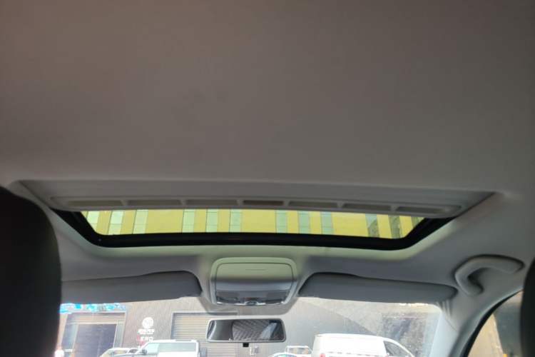 Used Volkswagen Sagitar 2014 1.4TSI Automatic Luxury Model Headliner