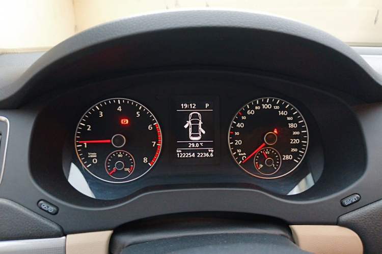 Used Volkswagen Sagitar 2014 Revised Version 1.4TSI Automatic Luxury Edition Instrument Cluster