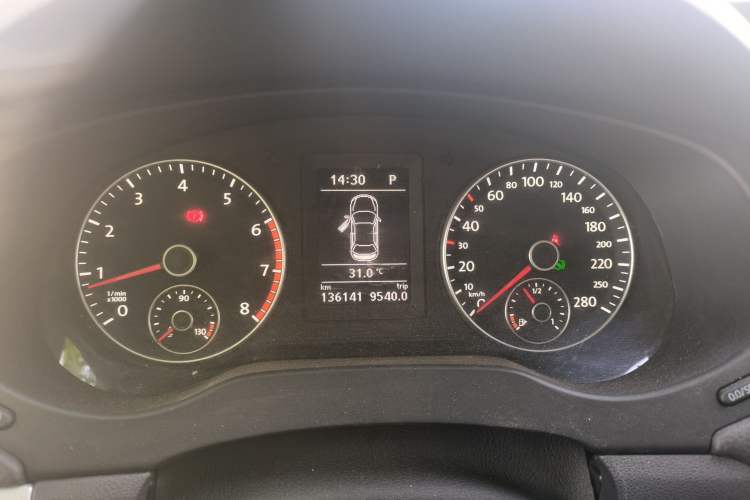 Used Volkswagen Sagitar 2014 Revised Version 1.4TSI Automatic Luxury Edition Instrument Cluster