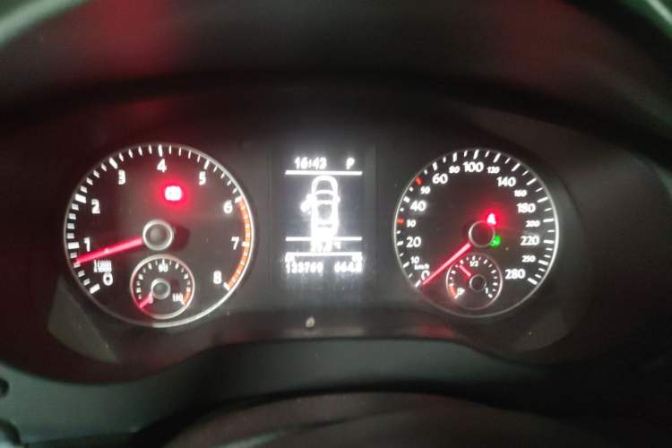 Used Volkswagen Sagitar 2014 Revised Version 1.4TSI Automatic Luxury Edition Instrument Cluster