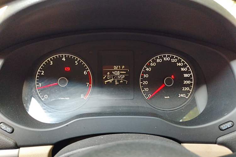 Used Volkswagen Sagitar 2014 Revised Version 1.6L Automatic Comfort Edition Instrument Cluster