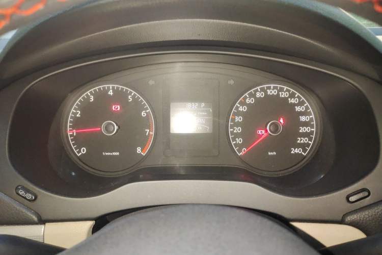Used Volkswagen Sagitar 2014 Revised Version 1.6L Automatic Comfort Edition Instrument Cluster