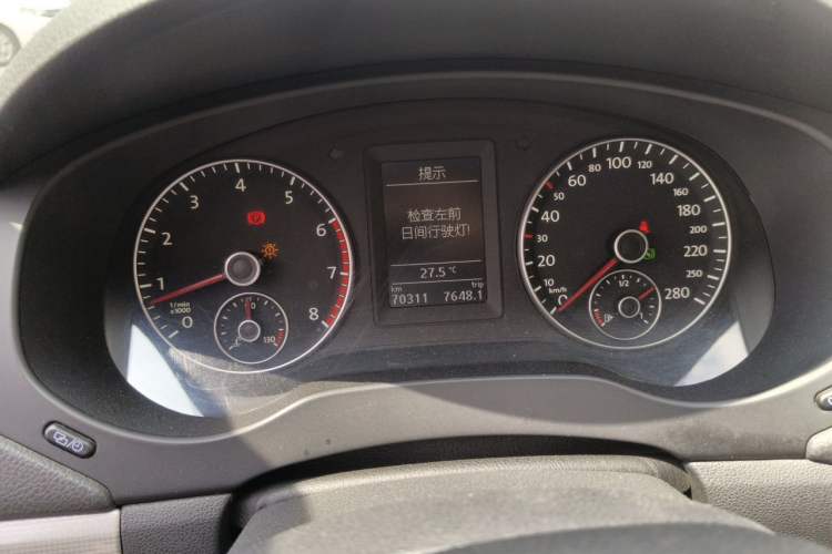 Used Volkswagen Sagitar 2014 1.4TSI Automatic Luxury Model Instrument Cluster