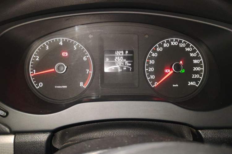 Used Volkswagen Sagitar 2014 Revised Version 1.6L Automatic Comfort Edition Instrument Cluster
