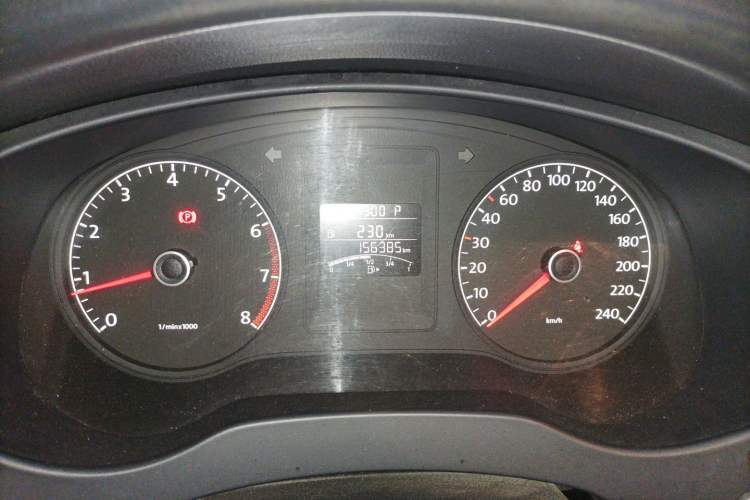 Used Volkswagen Sagitar 2014 1.6L Automatic Comfort Model Instrument Cluster