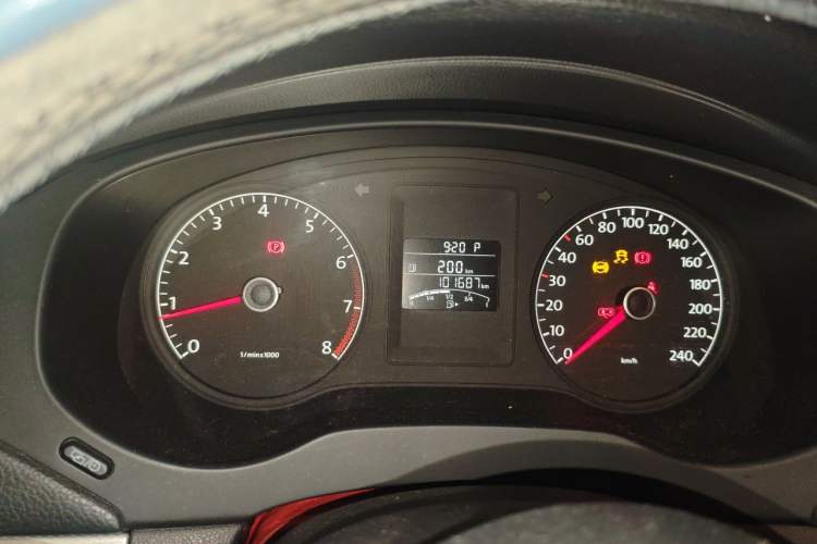 Used Volkswagen Sagitar 2014 1.6L Automatic Comfort Model Instrument Cluster