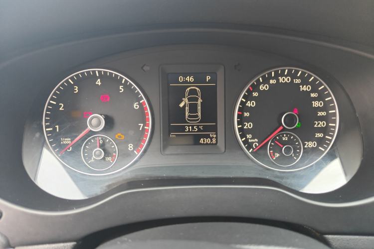 Used Volkswagen Sagitar 2014 1.4TSI Automatic Luxury Model Instrument Cluster