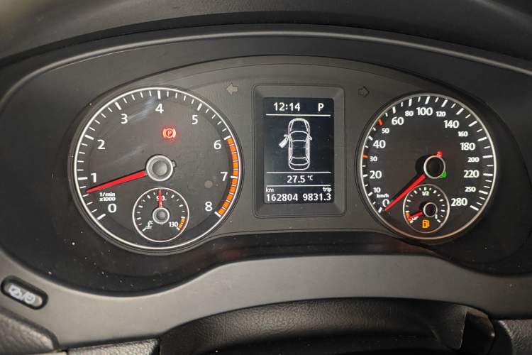 Used Volkswagen Sagitar 2014 Revised Version 1.4TSI Automatic Luxury Edition Instrument Cluster