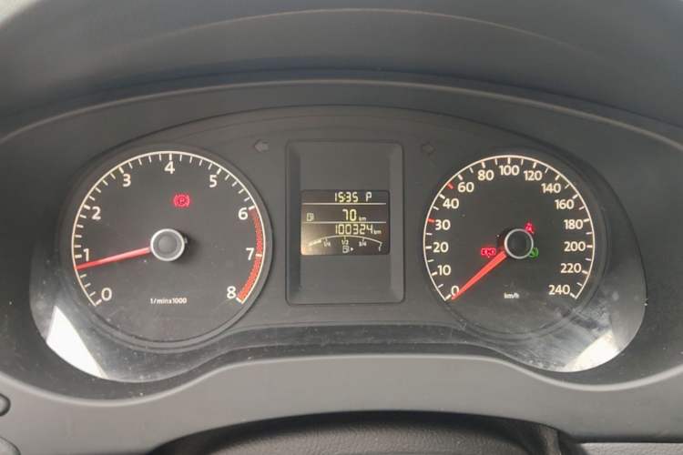 Used Volkswagen Sagitar 2014 Revised Version 1.6L Automatic Leading Edition Instrument Cluster