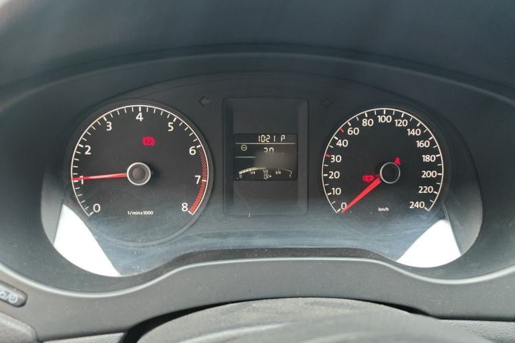 Used Volkswagen Sagitar 2014 Revised Version 1.6L Automatic Comfort Edition Instrument Cluster