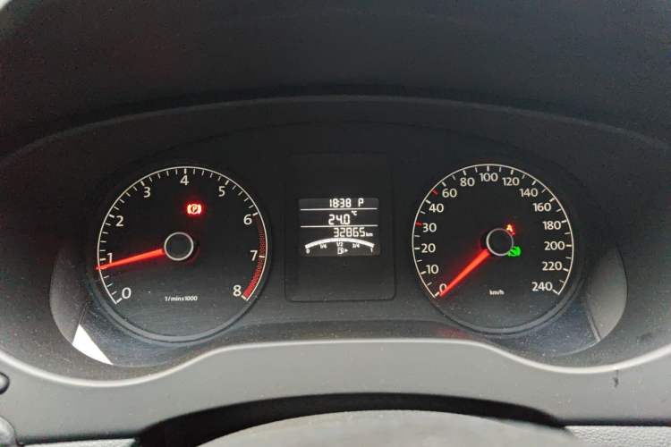 Used Volkswagen Sagitar 2014 1.6L Automatic Comfort Model Instrument Cluster
