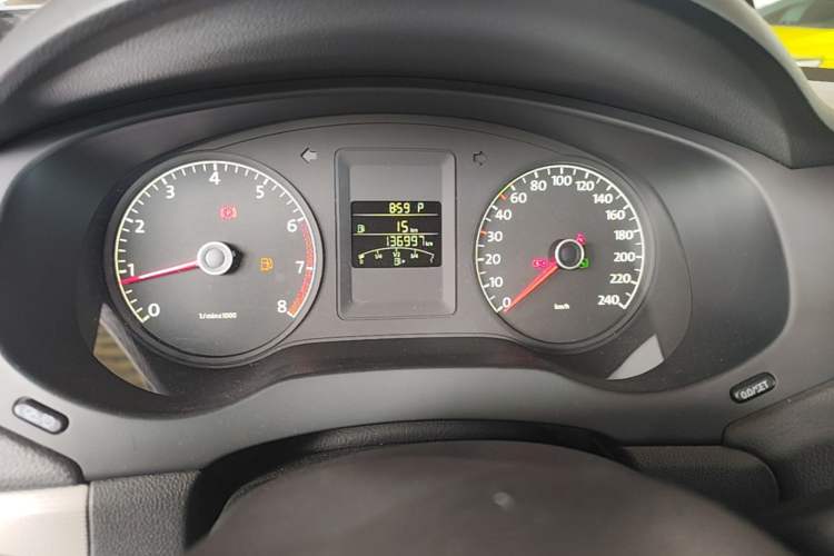 Used Volkswagen Sagitar 2014 Revised Version 1.6L Automatic Comfort Edition Instrument Cluster