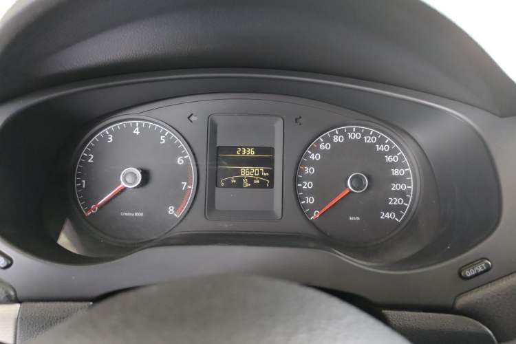Used Volkswagen Sagitar 2014 Revised Version 1.6L Automatic Comfort Edition Instrument Cluster