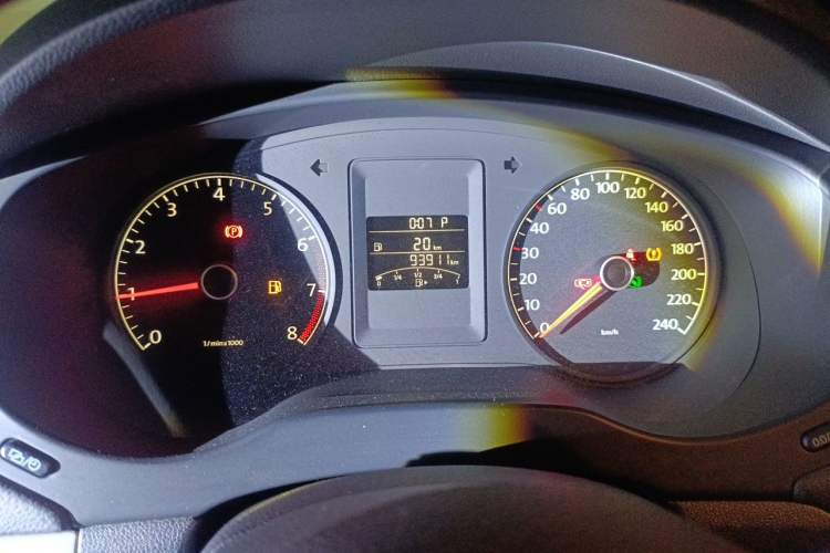 Used Volkswagen Sagitar 2014 Revised Version 1.6L Automatic Fashionable Style Instrument Cluster
