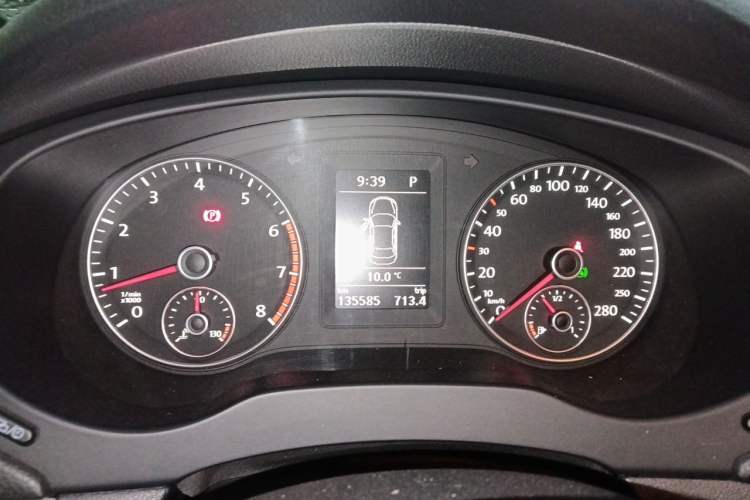 Used Volkswagen Sagitar 2014 Revised Version 1.4TSI Automatic Luxury Edition Instrument Cluster