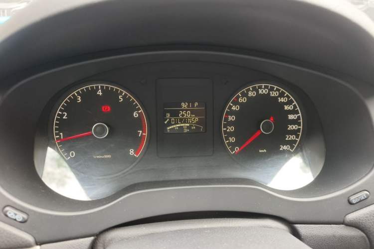 Used Volkswagen Sagitar 2014 1.6L Automatic Comfort Model Instrument Cluster