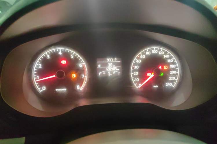Used Volkswagen Sagitar 2014 1.6L Automatic Comfort Model Instrument Cluster