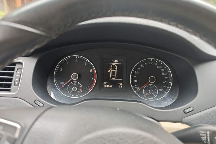 Used Volkswagen Sagitar 2014 Revised Version 1.4TSI Automatic Luxury Edition Instrument Cluster