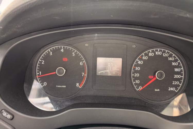 Used Volkswagen Sagitar 2014 Revised Version 1.6L Manual Comfort Edition Instrument Cluster