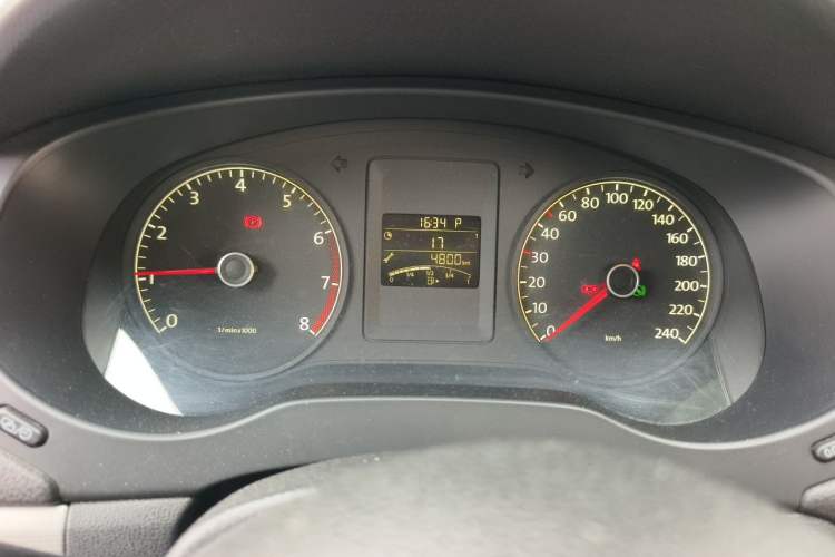 Used Volkswagen Sagitar 2014 Revised Version 1.6L Automatic Leading Edition Instrument Cluster