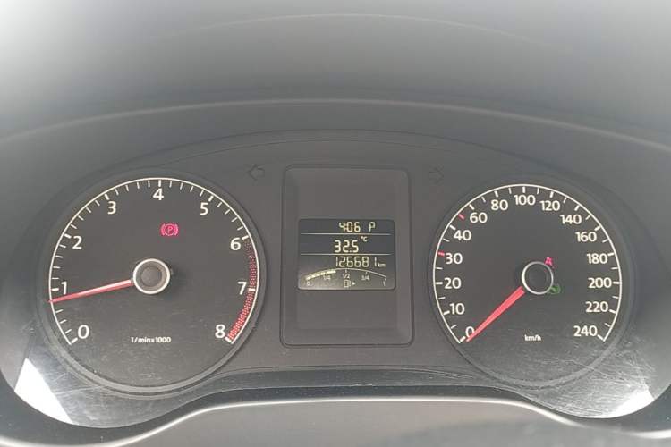 Used Volkswagen Sagitar 2014 1.6L Automatic Comfort Model Instrument Cluster