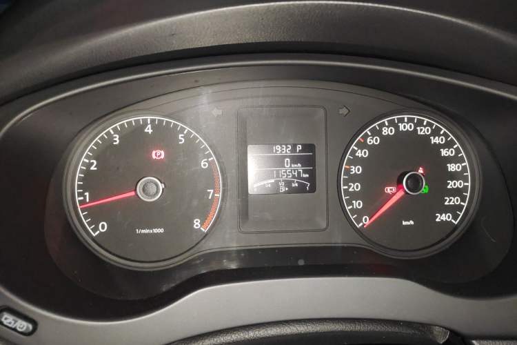 Used Volkswagen Sagitar 2014 Revised Version 1.6L Automatic Comfort Edition Instrument Cluster