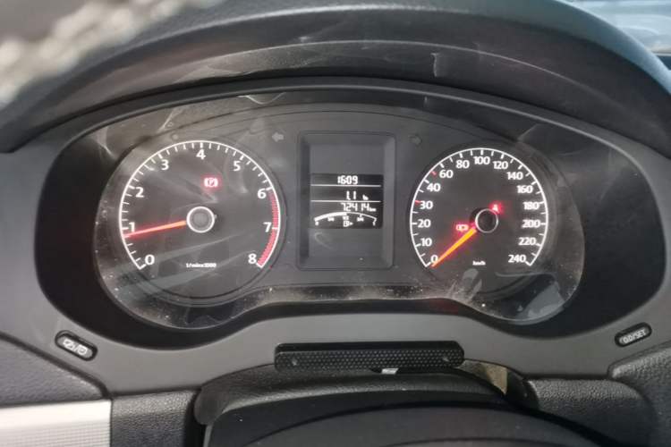 Used Volkswagen Sagitar 2014 Revised Version 1.6L Manual Leading Edition Instrument Cluster
