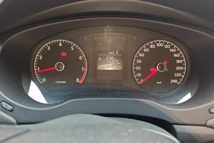Used Volkswagen Sagitar 2014 1.6L Automatic Comfort Model Instrument Cluster