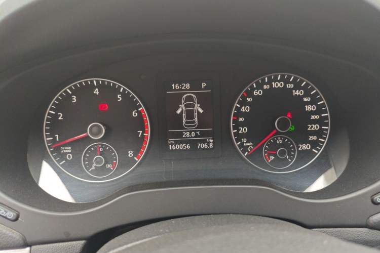 Used Volkswagen Sagitar 2014 Revised Version 1.4TSI Automatic Luxury Edition Instrument Cluster