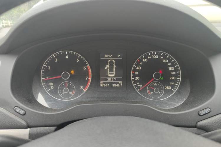 Used Volkswagen Sagitar 2014 Revised Version 1.4TSI Automatic Luxury Edition Instrument Cluster