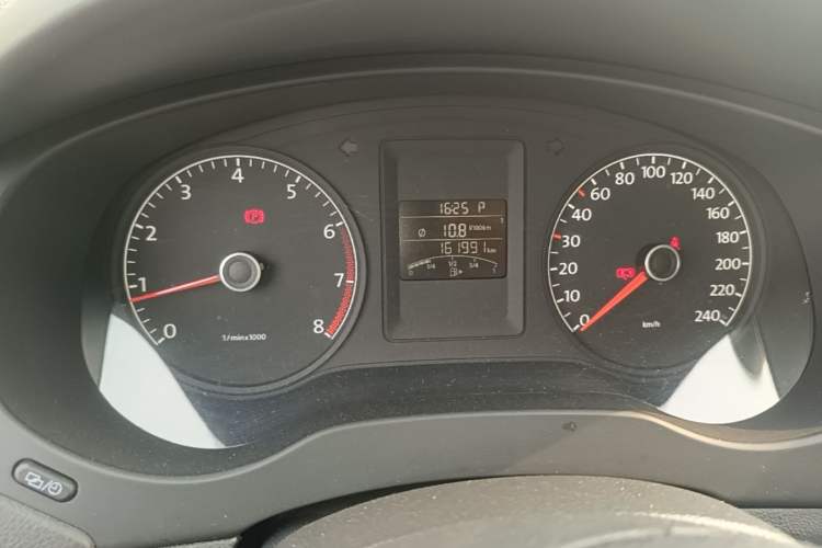 Used Volkswagen Sagitar 2014 Revised Version 1.6L Automatic Leading Edition Instrument Cluster