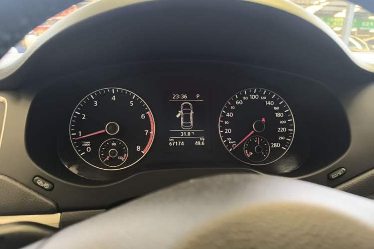 Used Volkswagen Sagitar 2014 Revised Version 1.4TSI Automatic Luxury Edition Instrument Cluster
