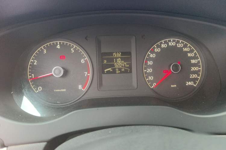 Used Volkswagen Sagitar 2014 Revised Version 1.6L Manual Comfort Edition Instrument Cluster