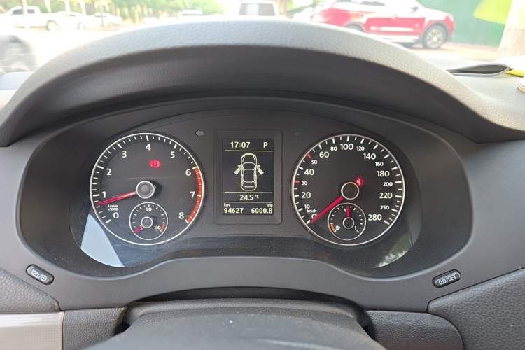 Used Volkswagen Sagitar 2014 Revised Version 1.4TSI Automatic Luxury Edition Instrument Cluster