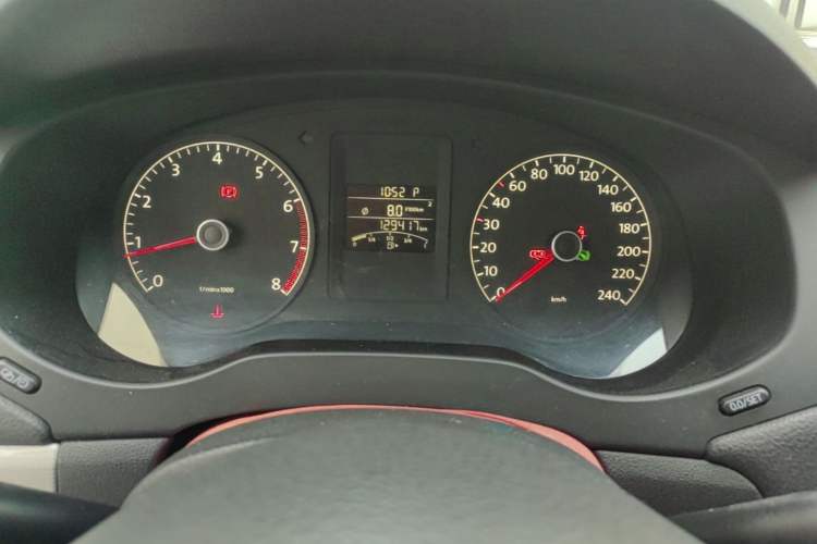 Used Volkswagen Sagitar 2014 1.6L Automatic Comfort Model Instrument Cluster