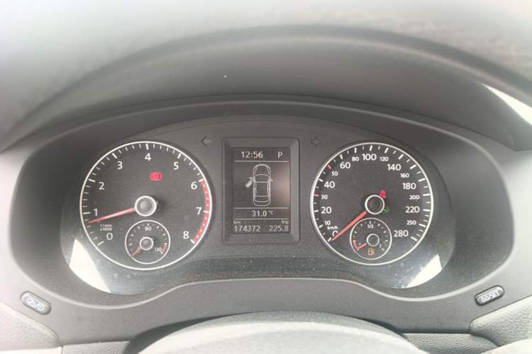 Used Volkswagen Sagitar 2014 Revised Version 1.4TSI Automatic Luxury Edition Instrument Cluster
