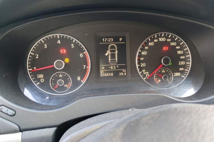 Used Volkswagen Sagitar 2014 Revised Version 1.4TSI Automatic Luxury Edition Instrument Cluster