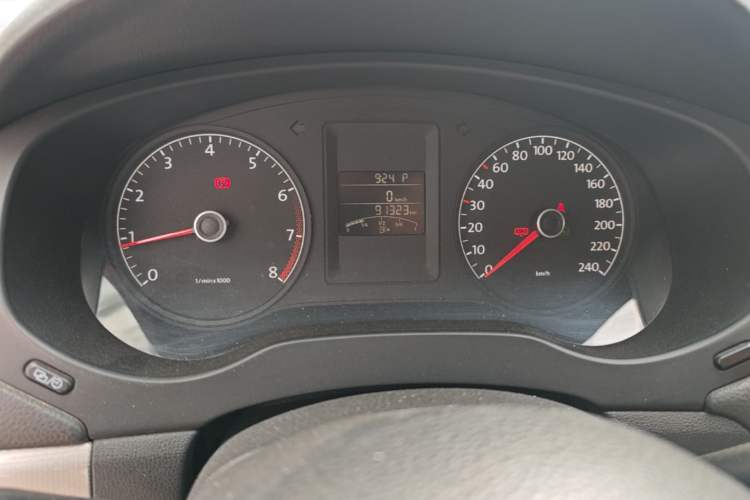 Used Volkswagen Sagitar 2014 Revised Version 1.6L Automatic Comfort Edition Instrument Cluster
