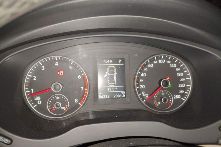 Used Volkswagen Sagitar 2014 1.4TSI Automatic Luxury Model Instrument Cluster