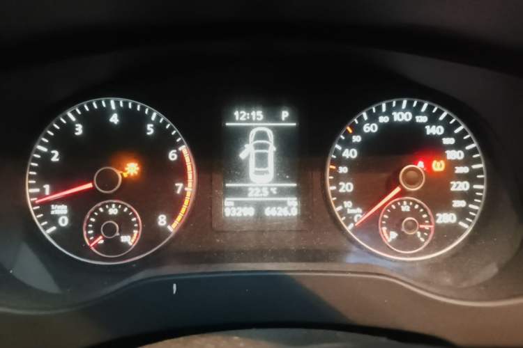 Used Volkswagen Sagitar 2014 1.4TSI Automatic Luxury Model Instrument Cluster
