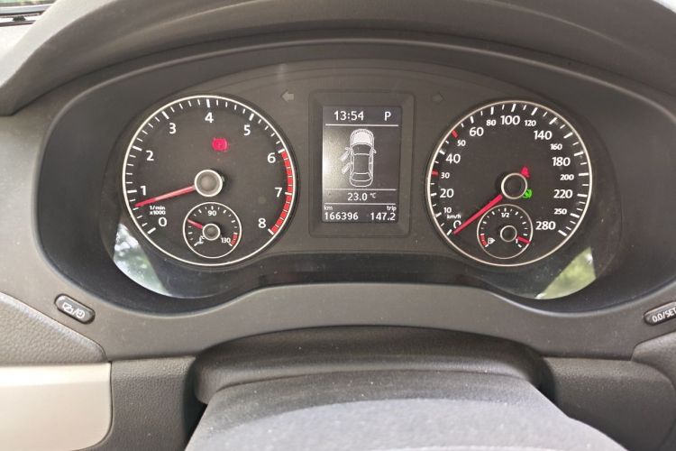Used Volkswagen Sagitar 2014 1.4TSI BlueMotion Edition Instrument Cluster