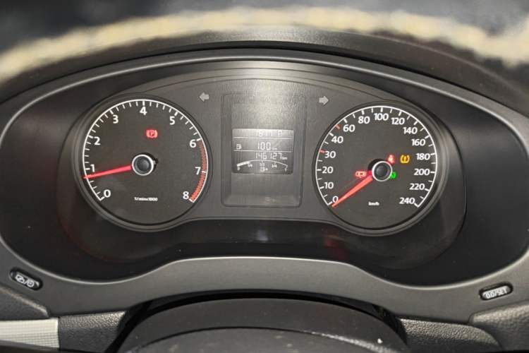 Used Volkswagen Sagitar 2014 Revised Version 1.6L Automatic Comfort Edition Instrument Cluster